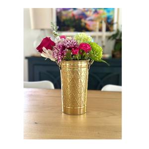 Magnifique jardinière en métal avec un corps en fer durable et une finition rustique, idéale pour la décoration d'entrée de maison moderne - Product Image 1