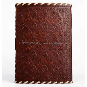 สมุดบันทึกหนังสีดำลายดอกไม้สีสันสดใส งานแฮนด์เมด พร้อมสายรัดไขว้และตัวล็อคโลหะ  ของขวัญทำมือ รุ่นใหม่ล่าสุด - Product Image 4