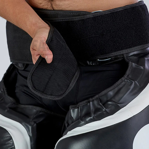Protection cuisses en cuir durable avec logo personnalisé – Équipement de protection pour le kickboxing – Couleur noire – Tendance – Protection thaïlandaise pour la boxe - Product Image 6