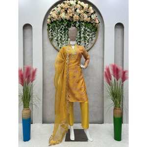 Conjunto de Top, Pantalón y Dupatta para Fiesta, Talla XL, con Bordado de Hilo y Lentejuelas para un Look Elegante - Product Image 2