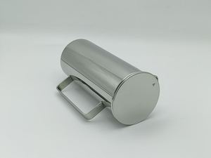 Carafe à eau moderne en acier inoxydable avec couvercle, distributeur de boissons en métal de qualité supérieure avec poignée confortable pour cuisine, salle à manger, restaurant - Product Image 5