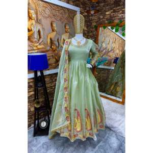 Conjunto de vestido y pantalón Anarkali de fiesta para mujer de diseñador con hermosa Dupatta - Product Image 1