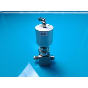 Válvula de Diafragma Neumática FUJIKIN 316L 499561 Usada Como Pieza de Repuesto para Equipos Legacy Semiconductor - Product Image 4