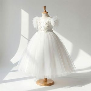 Vestido de Novia de Lujo al por Mayor con Plumas para Niñas, Vestido de Princesa con Decoración Brillante de Alta Calidad, Tela de Tul Premium Larga - Product Image 3