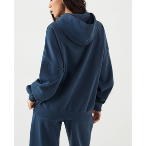 เสื้อฮู้ดดี้ผ้าฟลีซสีพื้นแบบกำหนดเอง พร้อมลายปักนูน 3 มิติ พรีเมียม อุ่นสบาย เหมาะสำหรับผู้หญิงและผู้ชาย สไตล์ลำลองแนวสตรีท - Product Image 2