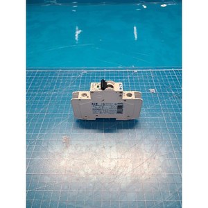 Disjoncteur miniature Eaton FAZ-C3/1-RT d'occasion – Pièces détachées d'équipement semi-conducteur de la génération précédente - Product Image 1