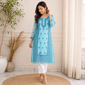 Elegante Kurti Indio de Georgette con Bordado Chikankari - Vestido Étnico Largo Azul Cielo con Bordado Floral para Mujer - Product Image 1