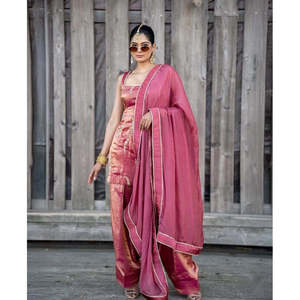 Ensembles de designer pour femmes-Top en soie lourde et Dupatta pour la fête-tenue élégante Farshi - Product Image 2