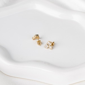 Pendientes de Oro Amarillo de 14K con Diamantes Cultivados en Laboratorio de 1.50ct, Corte Multiforma Pera, Ovalado y Esmeralda, Joyería Elegante de Tres Piedras - Product Image 2