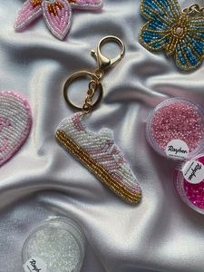 Precioso Bordado Floral con Cuentas de Lujo para Vestidos de Novia y Atuendos Festivos de Diseñador, Impresionante Bordado con Cuentas Hecho a Mano - Product Image 5