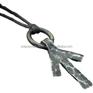 Colgante personalizado hecho a mano, colgante forjado a mano, joyería masculina de Unique Craft India - Product Image 1