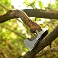Hache Viking Tomahawk Artisanale THEWIZ CRAFTS en Acier à Haute Teneur en Carbone, Qualité Industrielle, Multi-outil de Camping, Manche en Bois de Rose, Garantie 3 Ans