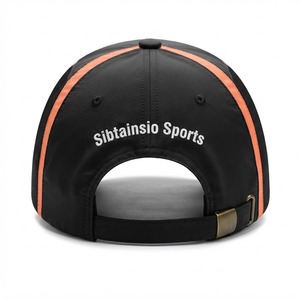 Casquette de baseball sportive noire et orange promotionnelle en gros, avec logo brodé personnalisé, légère, à séchage rapide, en maille, pour l'athlétisme - Product Image 3