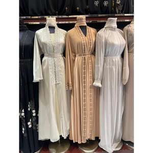 Vente en gros d'Abaya pour femmes de style moyen-oriental, robe islamique élégante avec des perles et des cristaux, pour les occasions de fête - Product Image 1