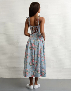 Nouvelle robe trapèze sans manches bleu et blanc à col en V, motif abstrait, idéale pour l'été, robe mini sans manches à taille cintrée pour le quotidien - Product Image 2