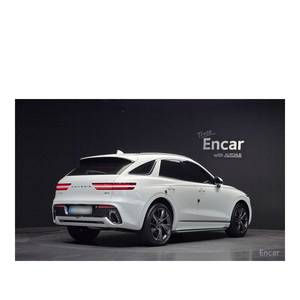 Genesis GV70 2.5T AWD 2024, SUV a Gasolina con 33,660 km, Emisión Euro V, Caja de Cambios Automática, Asientos de Cuero, Cámara Trasera, Volante a la Izquierda - Product Image 2