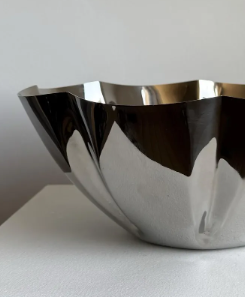 Elegante tazón de metal para dulces para su encimera o mostrador de cocina, crea un ambiente elegante e impecable sin desorden. - Product Image 4