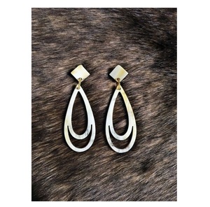 Boucles d'oreille classiques faites à la main en forme de crochet pour dames vente en gros de bijoux design fabricant exportateur occasions d'anniversaire - Product Image 1