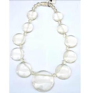 Collier artisanal en résine perlée vert, motif cœur, bijou de déclaration pour mariage, accessoire de mode - Product Image 2