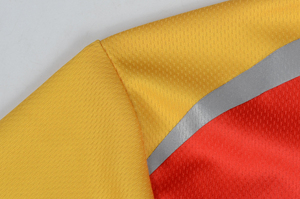 เสื้อโปโลแขนสั้นผู้ชาย สีแดงเหลือง ตัดต่อสี ดีไซน์สปอร์ต แห้งเร็ว ผ้าถัก - Product Image 3