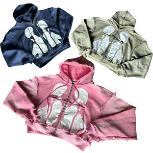Sudadera con capucha rosa para hombre con estampado de letras blancas y bordes deshilachados, manga regular, disponible en tres colores. - Product Image 2
