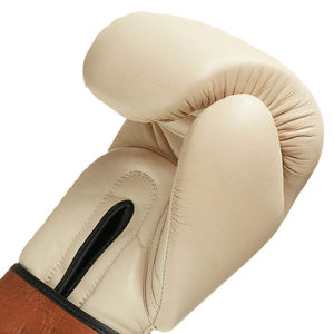 Gants de boxe MMA en cuir durables à succès, évacuation de l'humidité, fermeture à boucle et crochet, personnalisables pour l'entraînement en compétition - Product Image 5