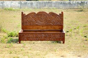 Base de Cama King Size de Madera Maciza Tallada con Detalles Intrincados Hechos a Mano, Estructura Resistente, Muebles de Dormitorio de Primera Calidad - Product Image 2