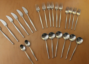 Wholesale Light Weight Metal Silver Asian Style Portable Dinner Spoons Set Stainless Steel <b>Forks</b> Set Minimalist Design High - Product Image 6