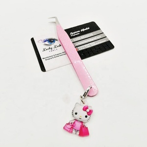 Pince à cils en acier inoxydable avec revêtement de couleur personnalisée Diamond Grip Volume Tip Heart Graved Kitty Charm Sustainable Private Logo - Product Image 5