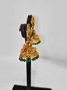 Pendientes Antiguos de Oro Sólido de 22k con Motivo de Lakshmi Hecho a Mano, con Esmeraldas Verdes y Perlas Naturales para Bodas - Product Image 2