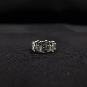 Anillo de Diamantes de Platino, Joyería Elegante y con Estilo de Diseño Premium para Bodas, Fiestas y Eventos Especiales - Product Image 1