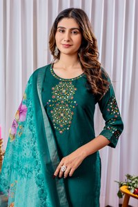 Conjunto de Kurti y Pantalón de Seda Viscosa Premium con Bordado y Dupatta de Seda Chanderi con Estampado Digital, Ropa Étnica para Mujer, Calidad de Exportación - Product Image 5