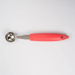 Cuchara para Melón Ergonómica con Mango Rojo, Cuchara para Frutas de Acero Inoxidable JM104, Herramienta de Cocina Manual, Fácil de Limpiar, Solo Lavar a Mano, JAYA - Product Image 2