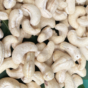 Meilleur prix pour les noix de cajou WW180, WW240, WW320, LP. Acheteurs de noix de cajou brutes en gros exportées vers Dubaï, l'UE, le Moyen-Orient. - Product Image 1