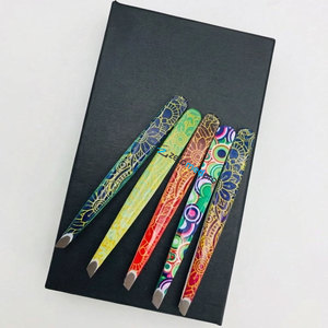 Pince à épiler professionnelle personnalisée à pointe inclinée pour sourcils, en acier durable, avec impression sur papier, outil d'épilation - Product Image 3