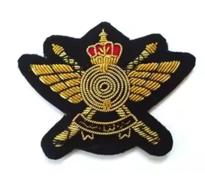 Badge brodé Zari fait main sur mesure, applique en fil doré de qualité supérieure, à coudre sur blazer, veste, casquette, vêtement, pour la décoration de mode - Product Image 4