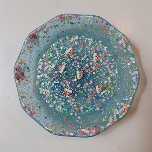 ILAHI's Artistic Folk Art Round Resin Handmade Plate-Simple Pattern Durable <b>for</b> Serving Gifting & Home Decor From Uttar Pradesh - Product Image 6