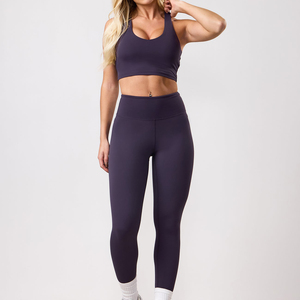 Sujetador deportivo de espalda cruzada de color liso para mujer, cuello redondo, soporte medio, ropa de yoga y fitness, diseño transpirable sin costuras - Product Image 5