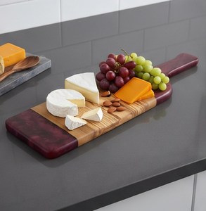 Tabla de cortar de madera con forma de botella de vino, bloque de corte con asa, bandeja de madera de dos tonos con vetas naturales - Product Image 6
