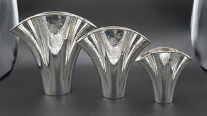 Handmade Fan Shape Metal Vase Modern Design Wedding Floral Engraved <b>Mirror</b> Silver Nickel Finish Eco-Friendly Decorative - Product Image 3