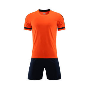 Ensemble de maillots de football personnalisés, nouvelle saison, absorbant la transpiration, ensemble complet de tenues de football, fabriqué en 100% polyester - Product Image 2