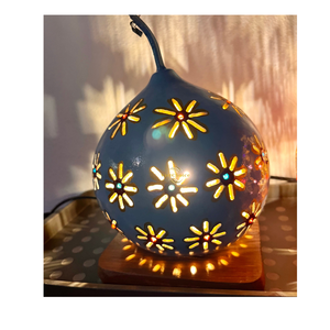 Lampes en calebasse naturelle faites à la main, éclairage écologique, décoration artisanale en calebasse séchée pour l'ambiance de la maison et un design artistique - Product Image 6