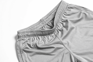 Pantalones Cortos Deportivos de Malla de Poliéster Gris para Hombre, Cintura Elástica con Cordón, Ropa Deportiva Ligera, Producción en Masa - Product Image 3