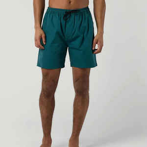 Shorts de bain micro-éco-responsables mi-taille pour homme, personnalisables avec logo, respirants et à séchage rapide, idéaux pour l'été et le sport - Product Image 1