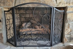 Protector de Chimenea Metálico con Diseño de Estilo Florentino, de Tres Paneles Plegables, Malla Resistente, Protector de Llamas para Chimenea - Product Image 4