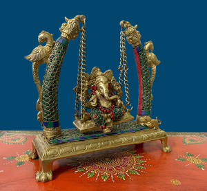 Figurine artisanale décorative en laiton de Ganesh sur balançoire avec perroquet pour la maison, le temple et la décoration murale - Product Image 2