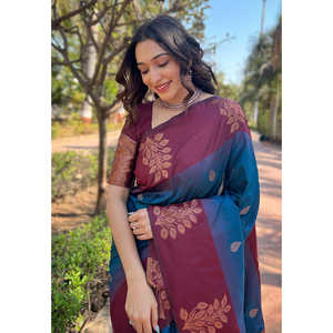 Sari de Seda Suave Azul Pavo Real con Bordado Floral y Zari, Vestido de Noche Elegante - Product Image 2