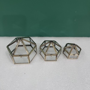 กล่องเครื่องประดับแก้วทรงเรขาคณิต ชุด 3 ชิ้น กล่องใส่ของกระจกทองเหลืองวินเทจ กล่องใส่แหวนแต่งงาน กล่องโชว์แก้วใส ของตกแต่งบ้าน - Product Image 5