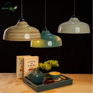 Lampe suspendue en bambou artisanale, style moderne minimaliste, aux courbes naturelles, pour usage intérieur et avec abat-jour. - Product Image 3