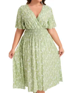 Kunden spezifische modische Damen bekleidung Damen kleid Surplice Neck Shirred Floral Dress OEM Hersteller